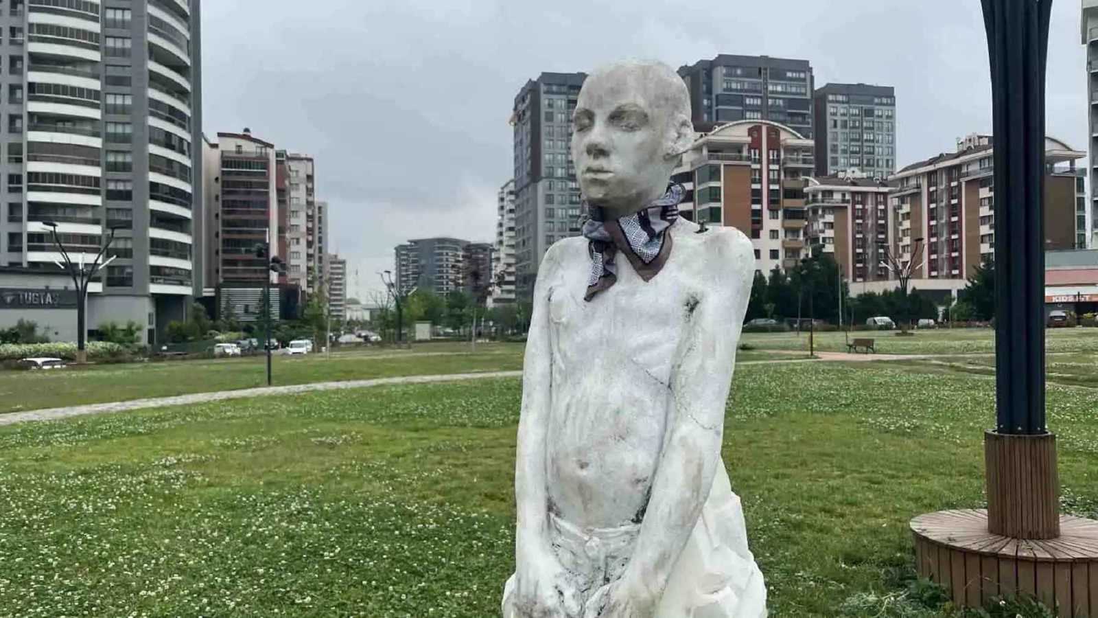 تمثال غامض يثير الجدل في تركيا