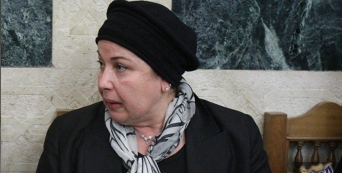 الفنانة المعتزلة نورا تعود للظهور بعد غياب.. شاهدي كيف تغيرت ملامحها ...