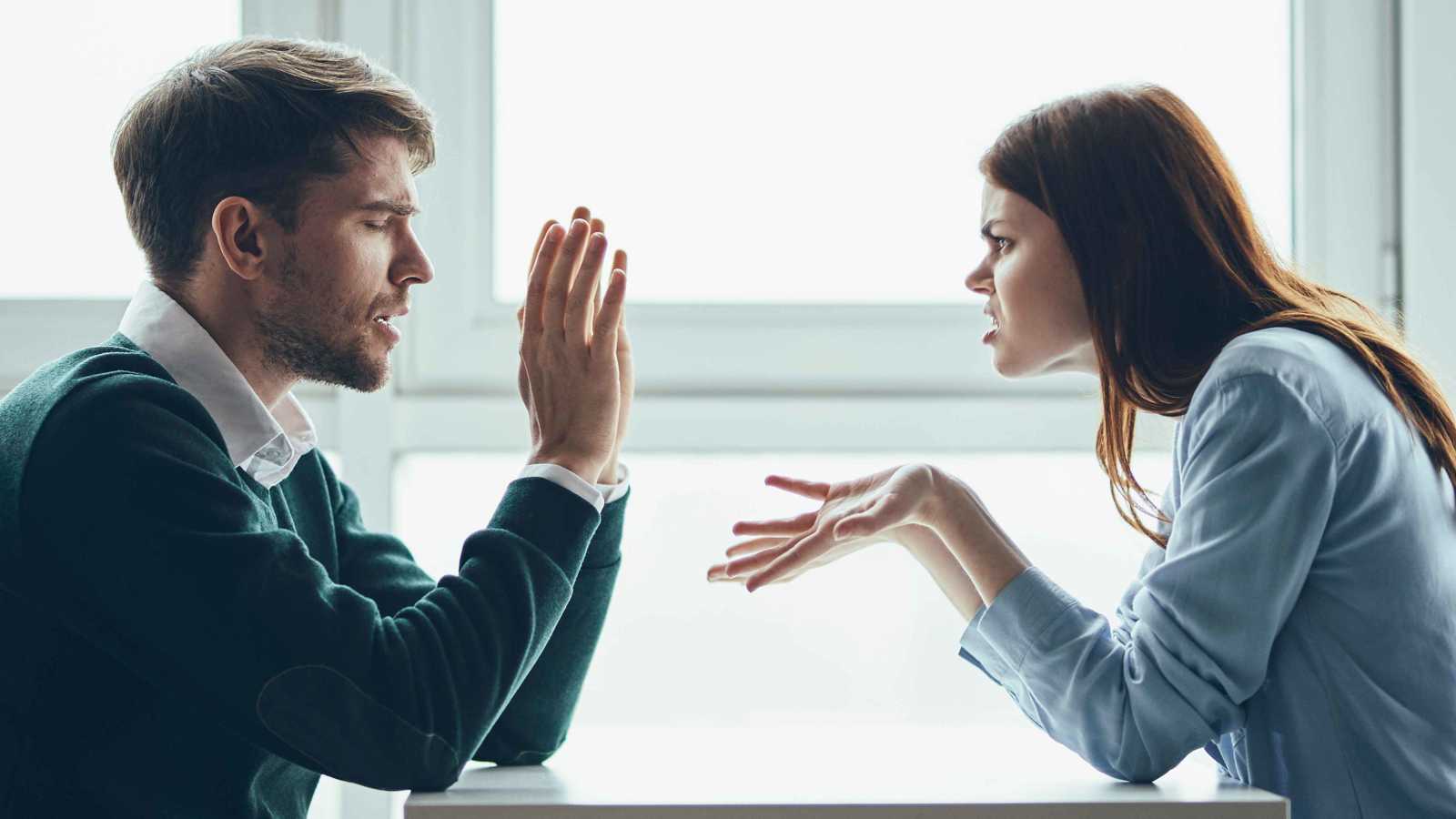 كثرة الإلحاح في العلاقات