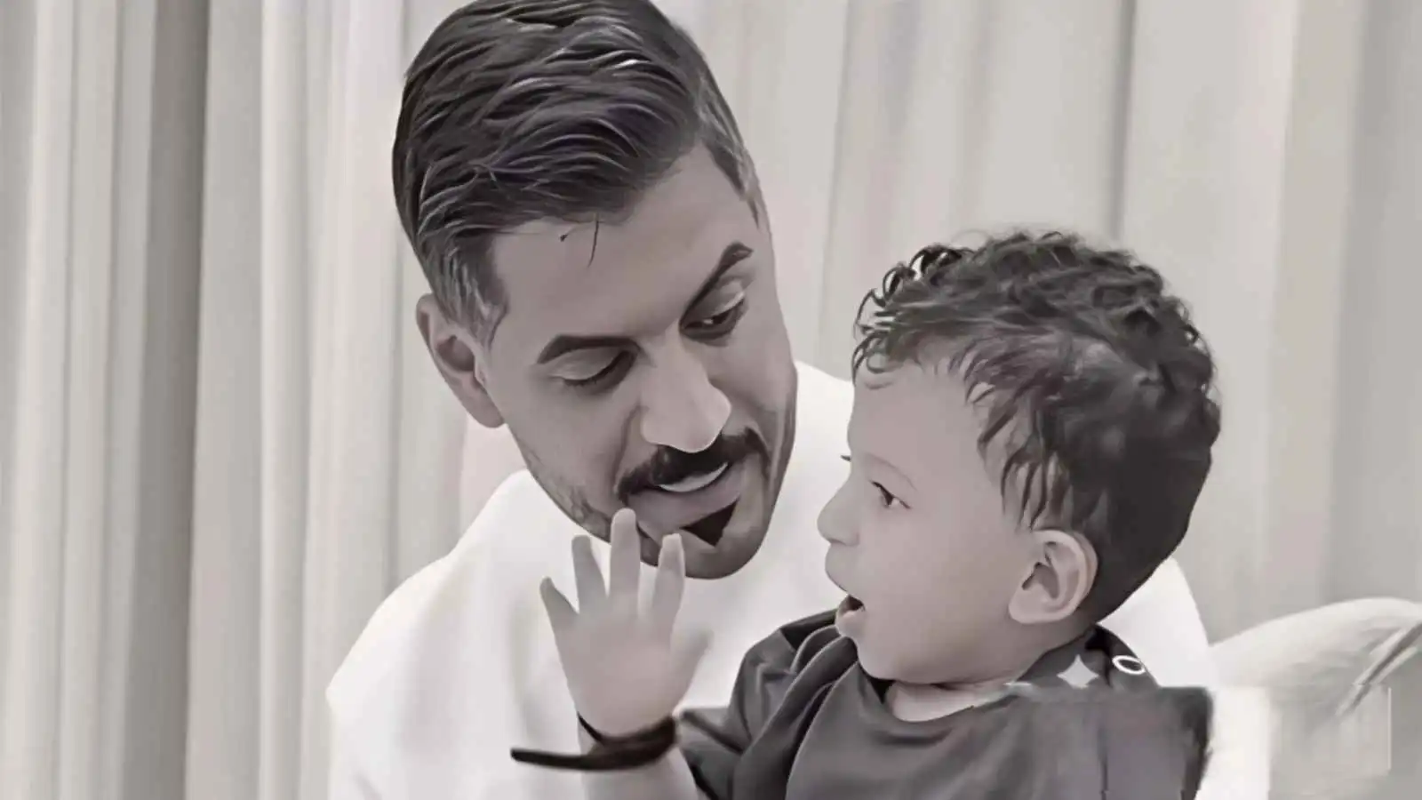 أول تعليق لـ يوشا عبد العزيز بعد وفاة طفلها غرقًا