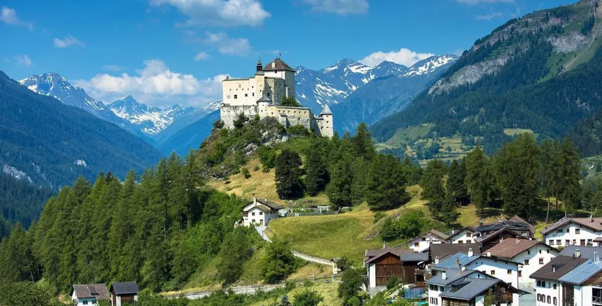 لمُحبات المغامرة.. استكشفي هذا الفندق المُثير في جبال الألب بسويسرا!