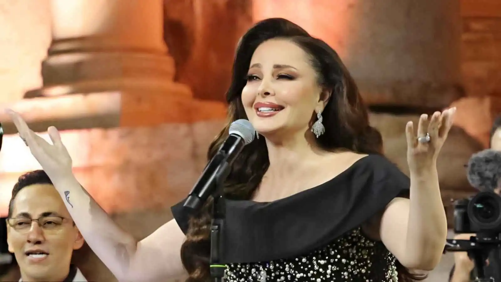 دموع ديانا كرزون تخطف الأضواء في "مهرجان جرش" بحضور جماهيري حاشد