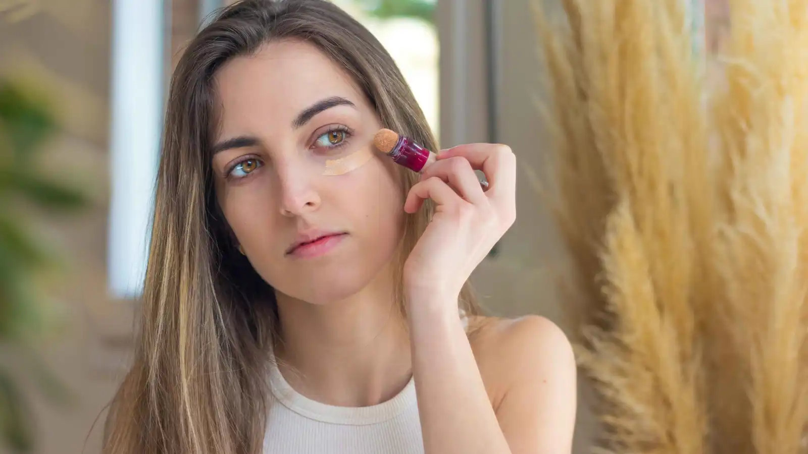 دليلك لتحديد نوع الكونسيلر المناسب لبشرتك