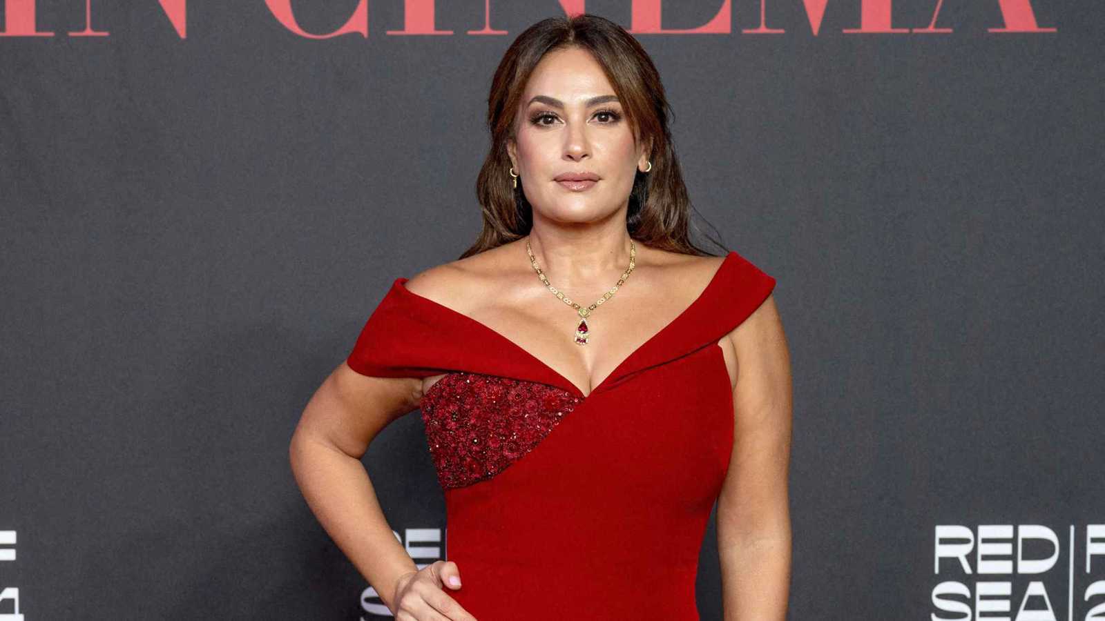 "معلمتي وصديقتي".. رسالة مؤثرة من هند صبري لابنتها عليا 