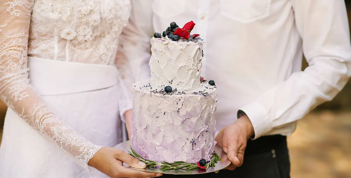 الكيكة وحدها لا تكفي.. حلويات أخرى تناسب حفلات الزفاف