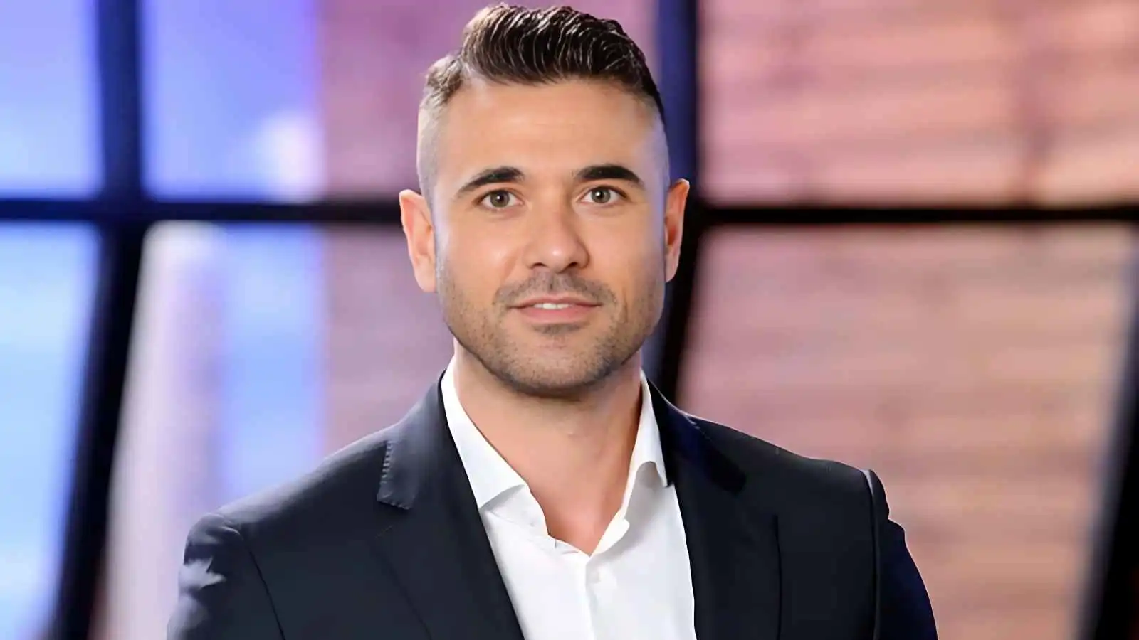 أحمد عز يكشف كواليس لقاء مونيكا بيلوتشي: كنت منبهرًا
