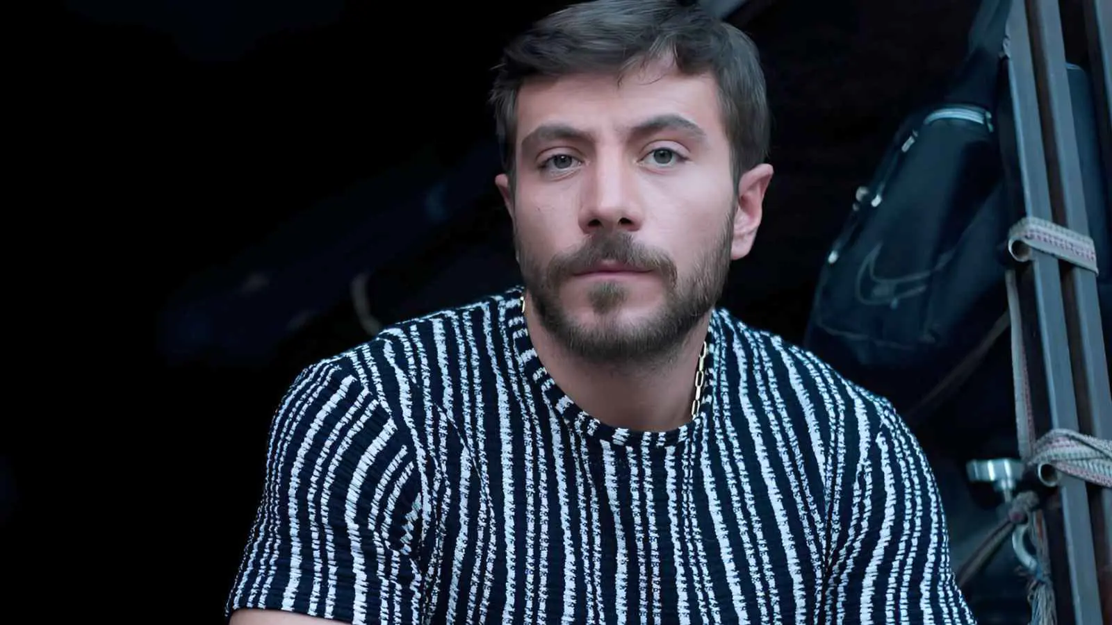 رامي أحمر