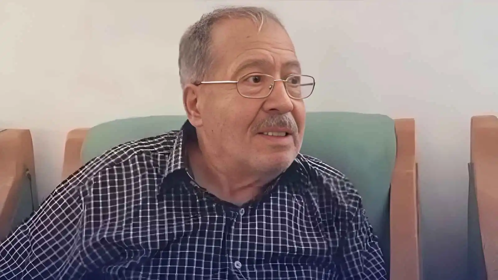 سامي عبد الحليم يعود إلى العناية المركزة بعد نزيف وهبوط حاد