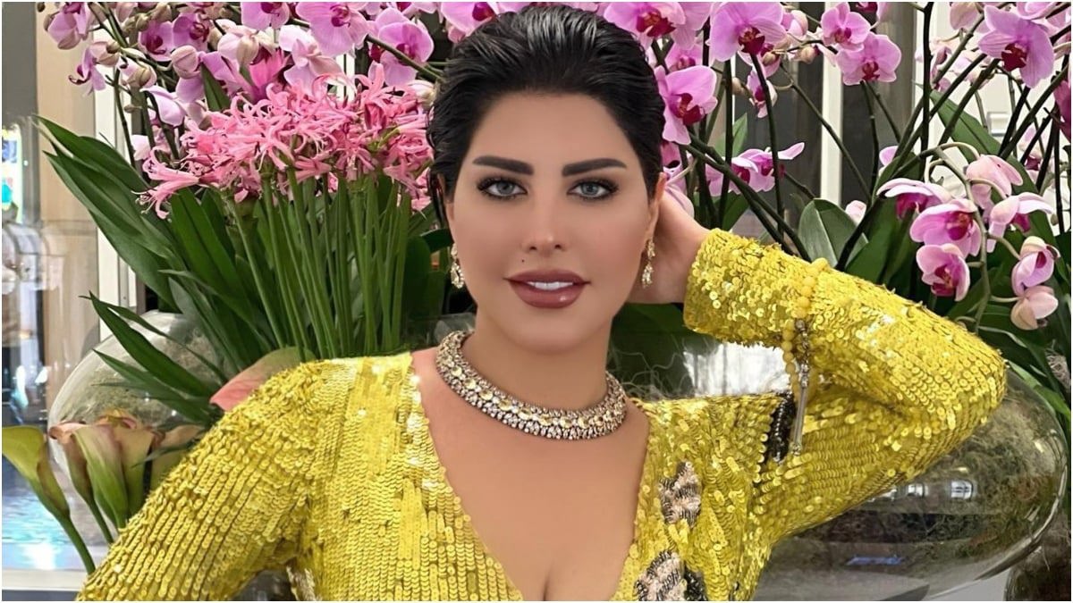شمس الكويتية تصلي بمسجد قبة الصخرة وتضيء شمعة بكنيسة القيامة في فلسطين