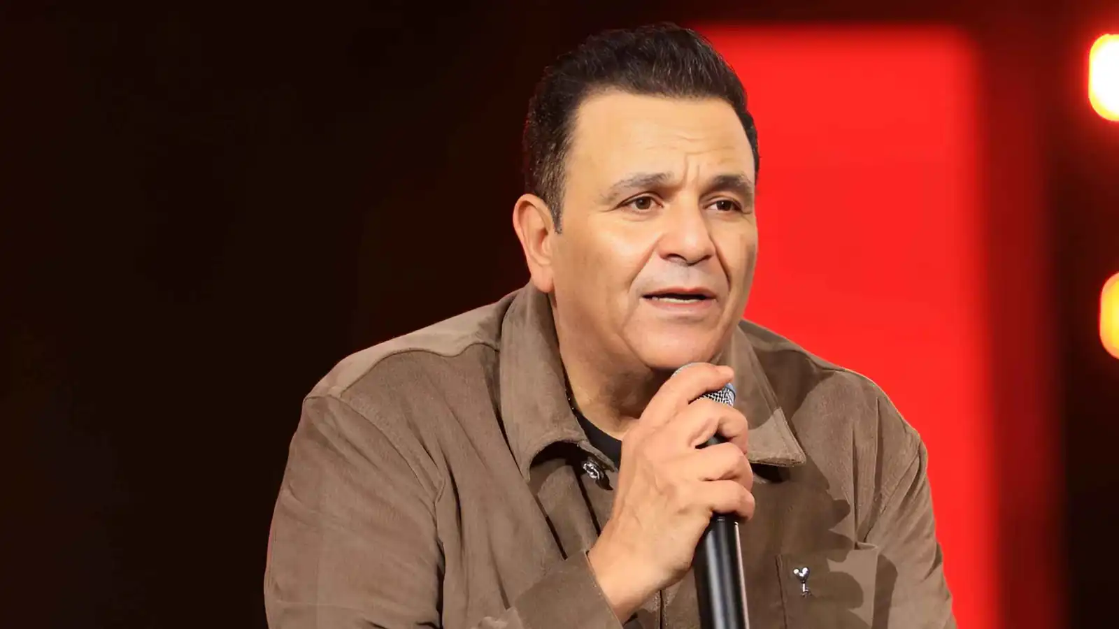 حقيقة زواج محمد فؤاد من سيدة عربية