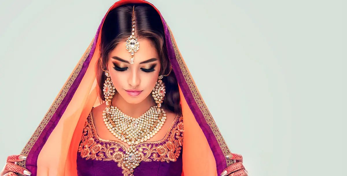 الأزياء الهندية تستعين بالشخصيات المؤثرة على مواقع التواصل الاجتماعي لعروضها