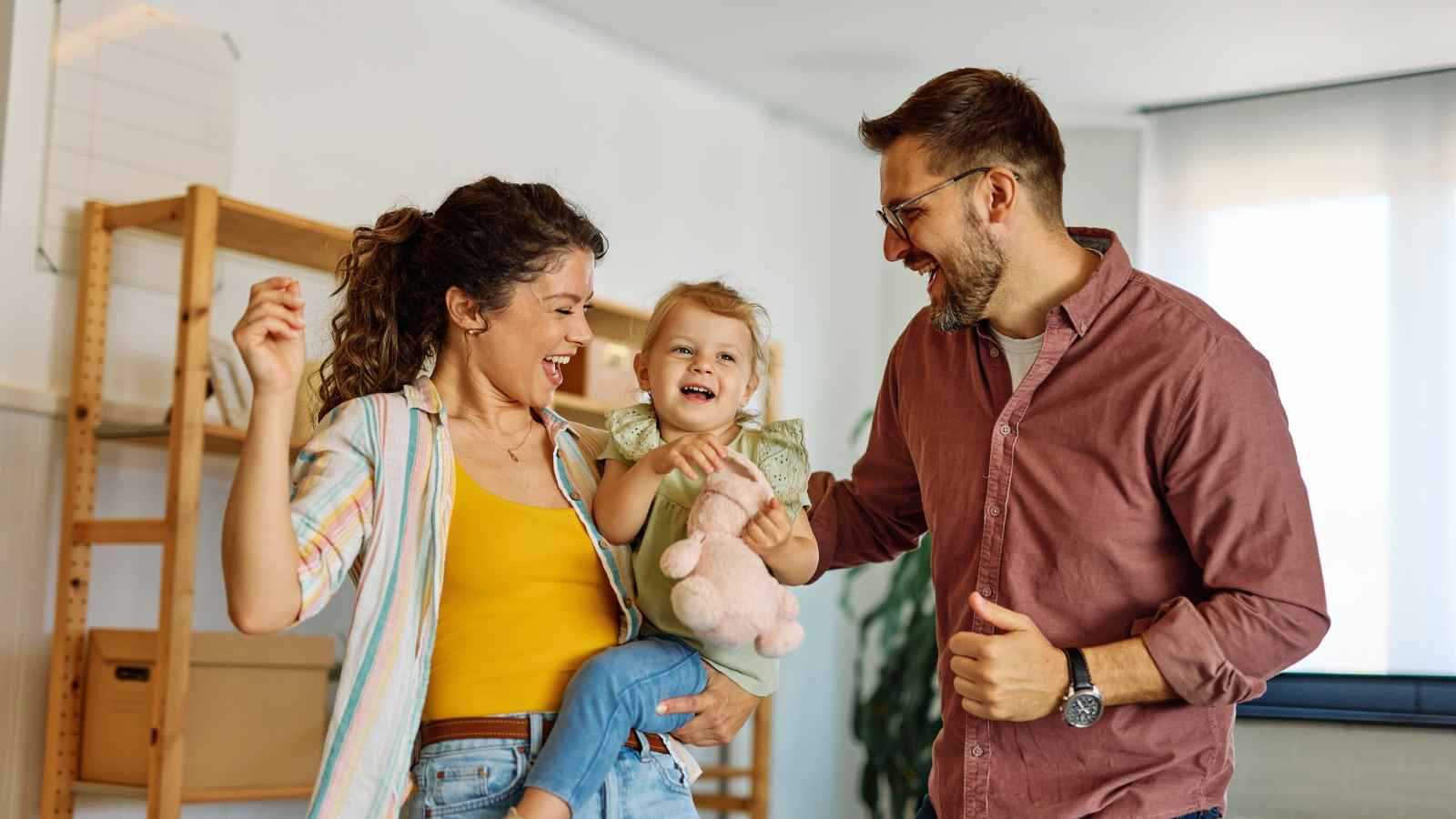ضغوط الأمومة على العلاقة الزوجية وكيف تُدار بوعي