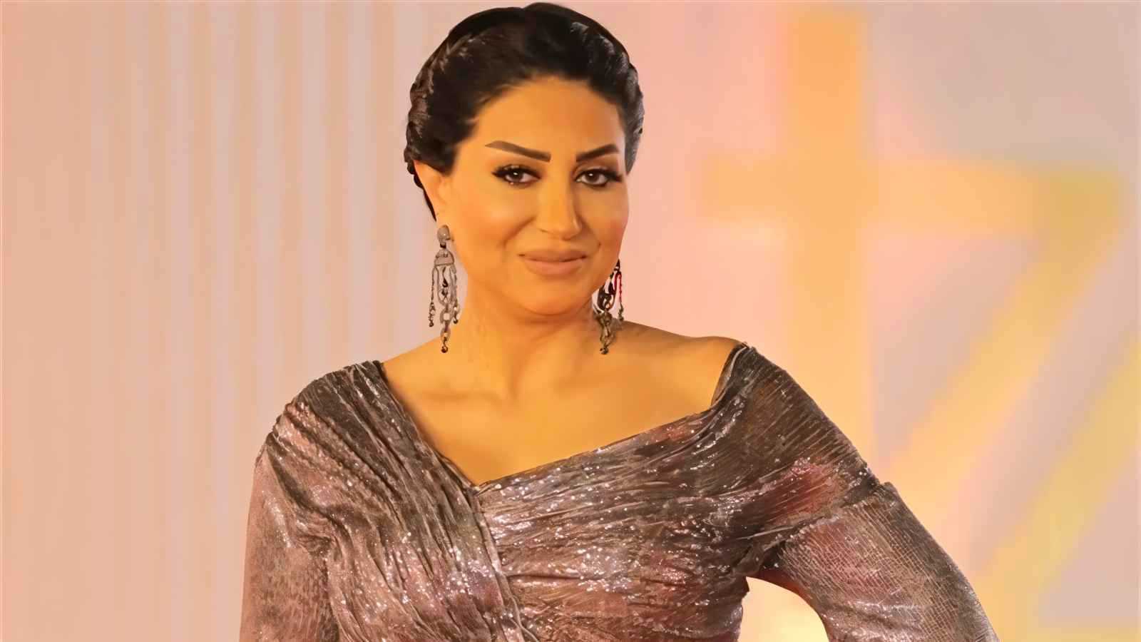 وفاء عامر