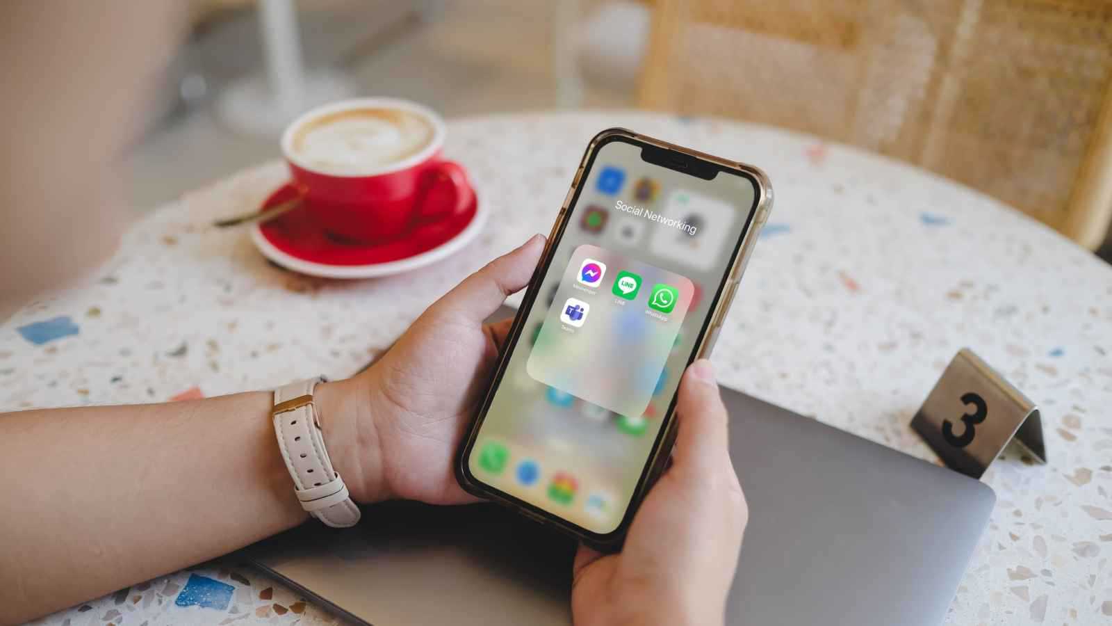 إتيكيت مغادرة الجروبات الرقمية بذكاء ولباقة