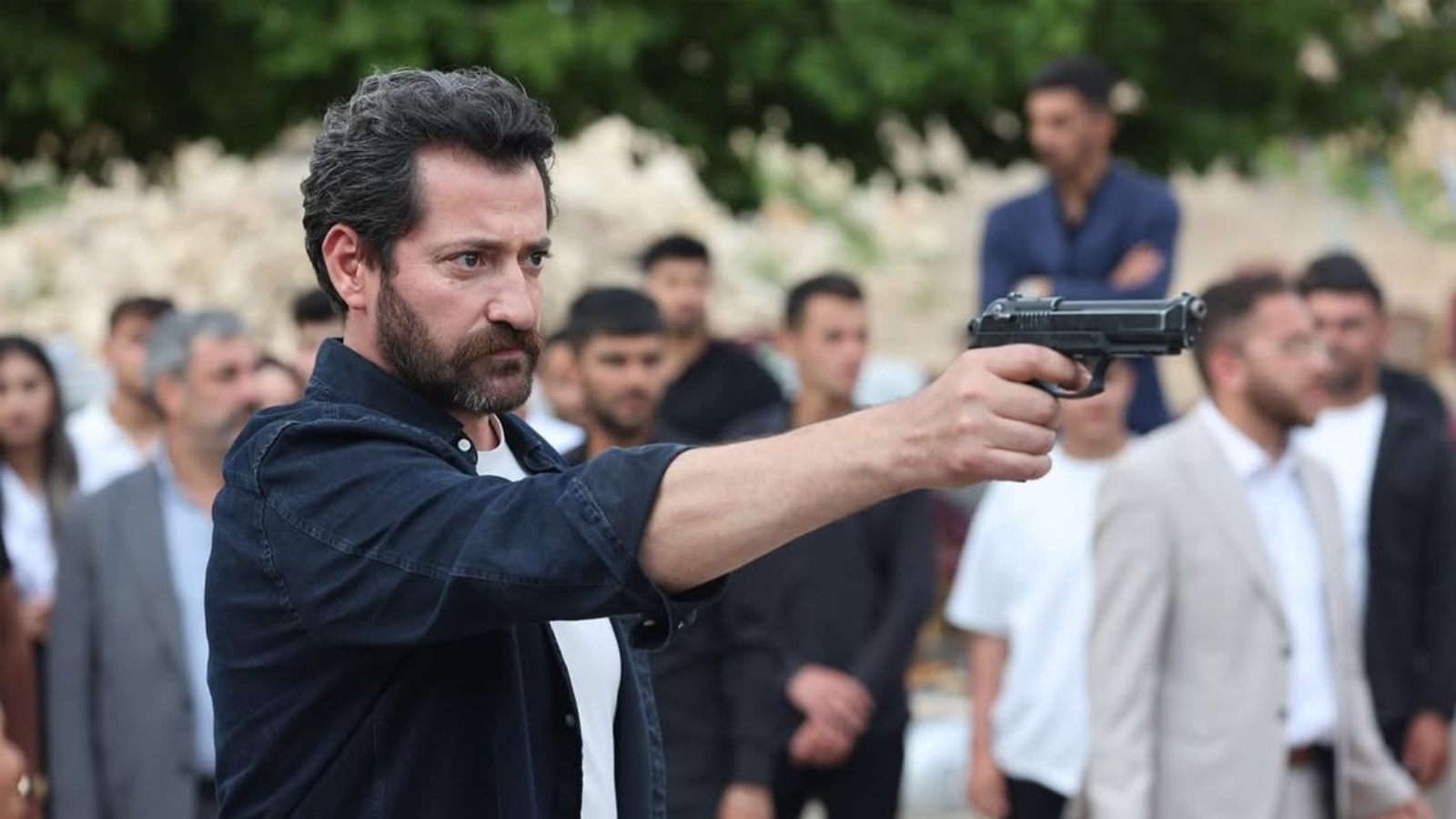 مقتل شاهين وبوران وديمير في الحلقة الأخيرة من مسلسل "المدينة البعيدة"