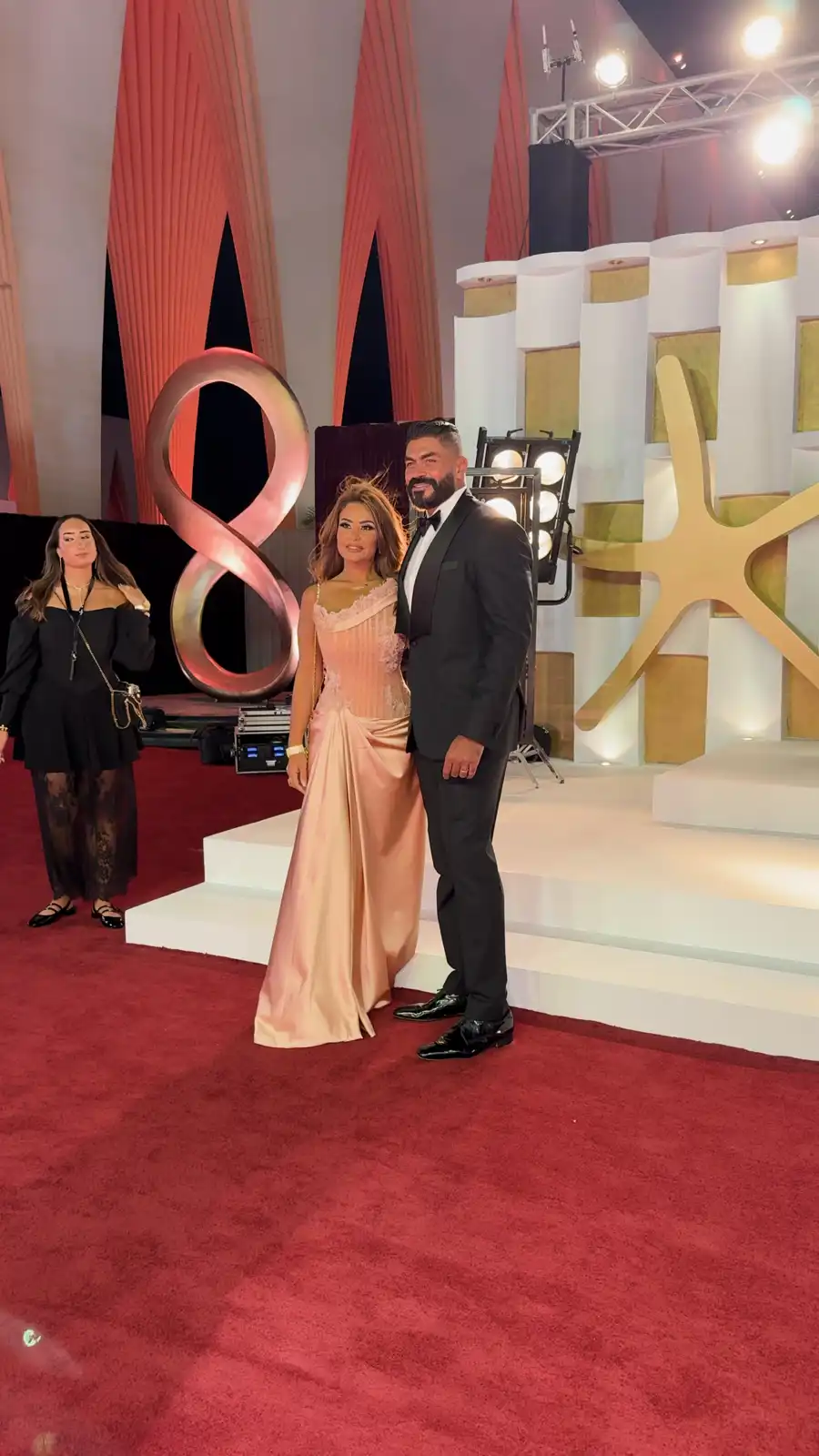 ثنائيات المشاهير تزين انطلاقة مهرجان الجونة 2025