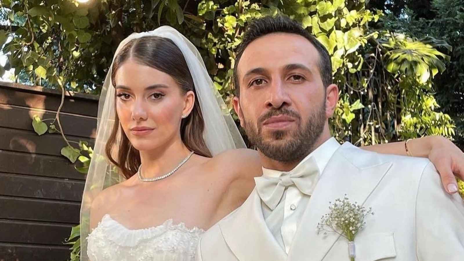 نجما "الطائر الرفراف" بيريل بوزام وإيرسين أريجي يحتفلان بزفافهما (فيديو)