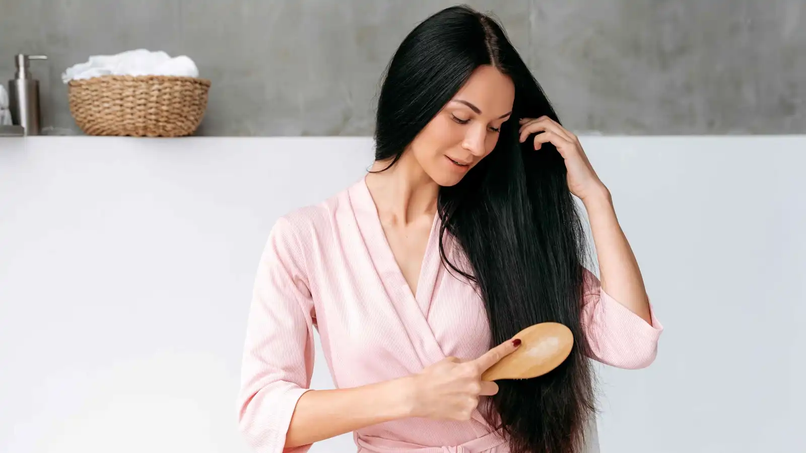 منتجات لتعزيز كثافة الشعر ومعالجة تساقطه
