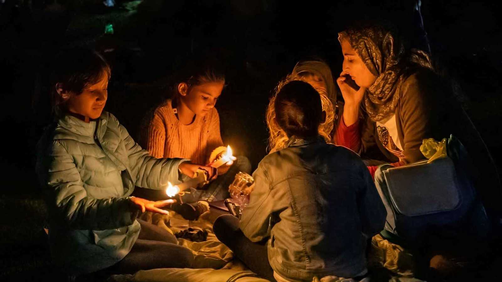 العالم يطفئ أنواره في "ساعة الأرض"