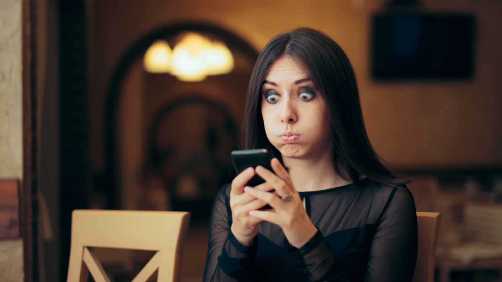 إتيكيت التواصل في إجازات العمل والحدود الرقمية