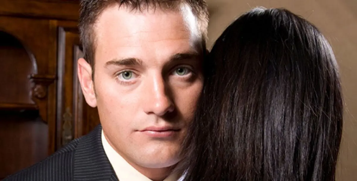 6 نقاط لاكتشاف الزوج المتلاعب بمشاعر شريكته