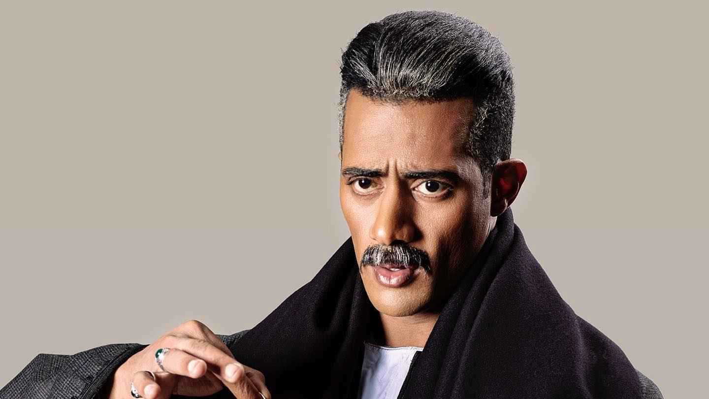 "جعفر العمدة" في عزاء والد محمد رمضان (فيديو)