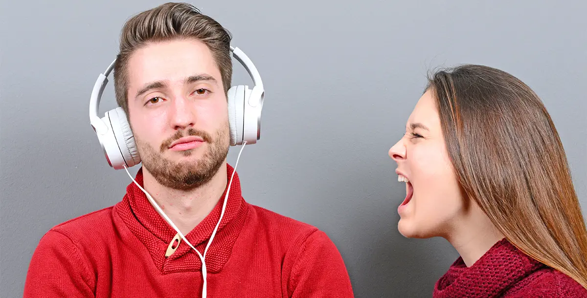 لماذا لا يتقن الرجل "فن الإصغاء" إلى المرأة ؟