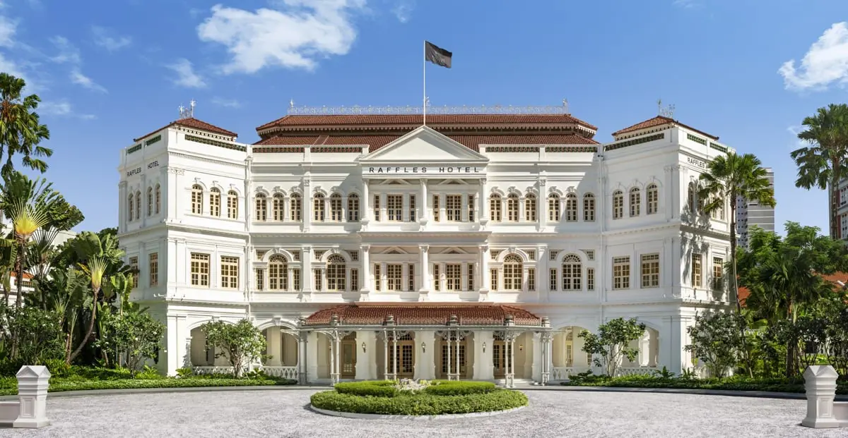 فندق رافلز سنغافورة يعلنُ عن حقبة اسطوريّة مع إعادة افتتاحة