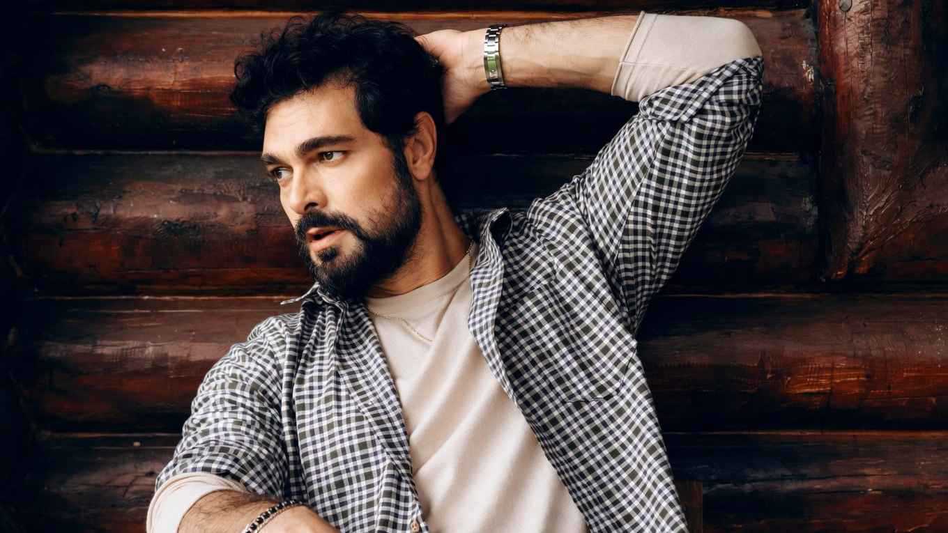 خليل إبراهيم جيهان نجم الفيلم الرومانسي "حب 100%"
