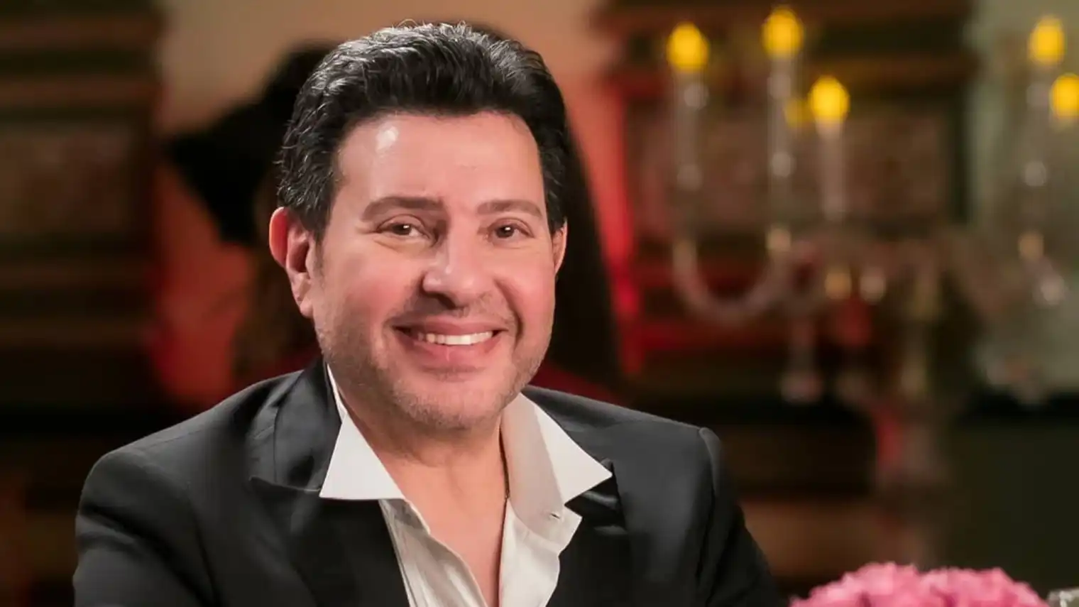 من هي زوجة وأبناء هاني شاكر وما تفاصيل حياته الأسرية؟