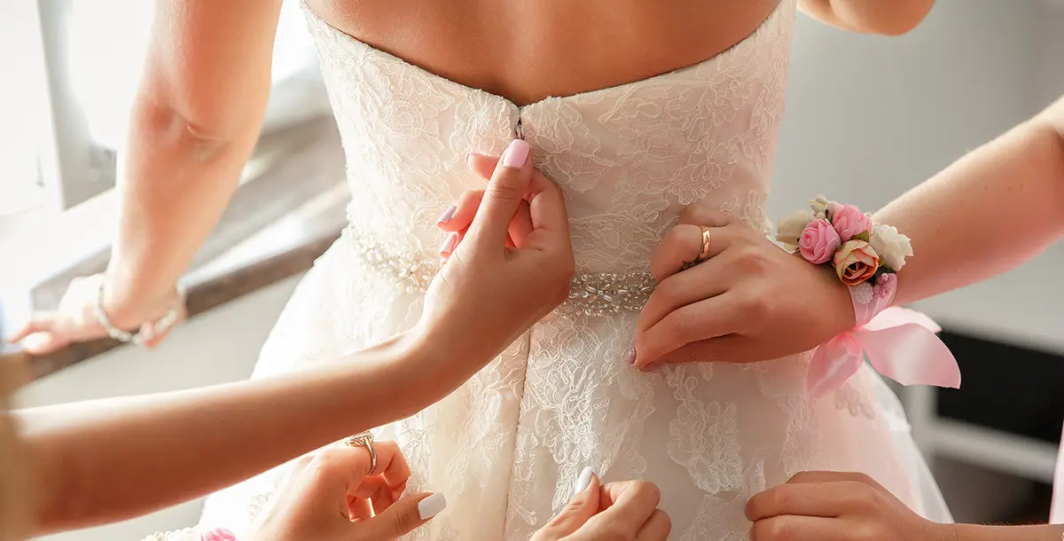 كيف تختارين حمّالة الصّدر المناسبة لشكل فستان زفافكِ؟
