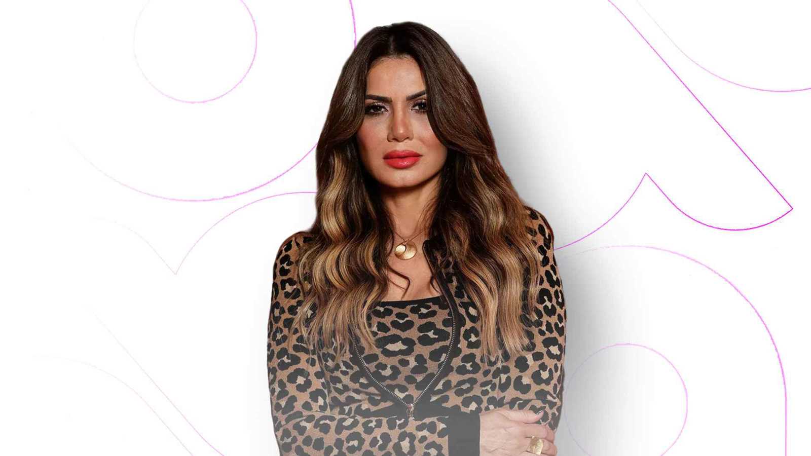 الفنانة المصرية نجلاء بدر