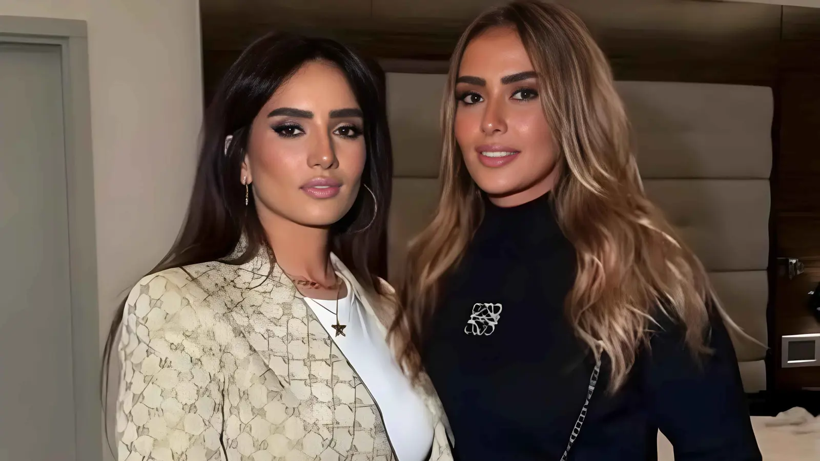 ياسمين رضا وشقيقتها زينة