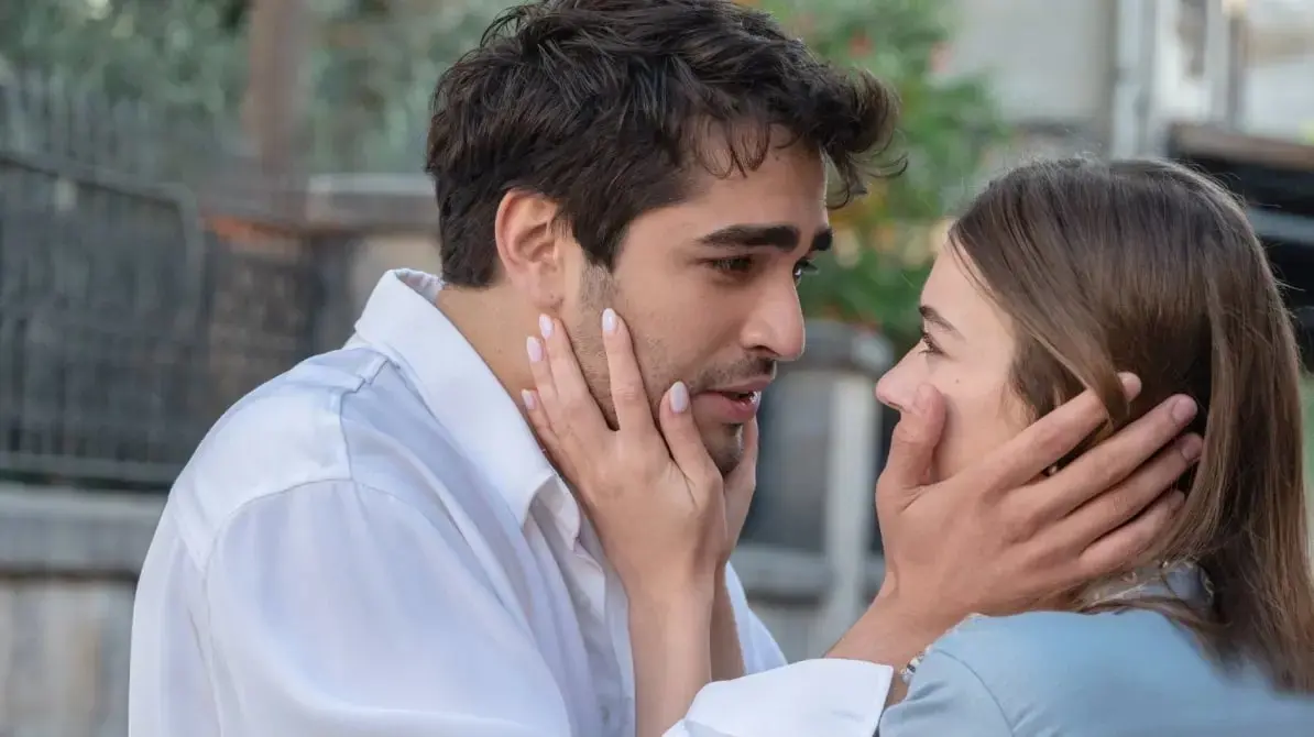 آفرا ساراتش أوغلو ومارت رمضان