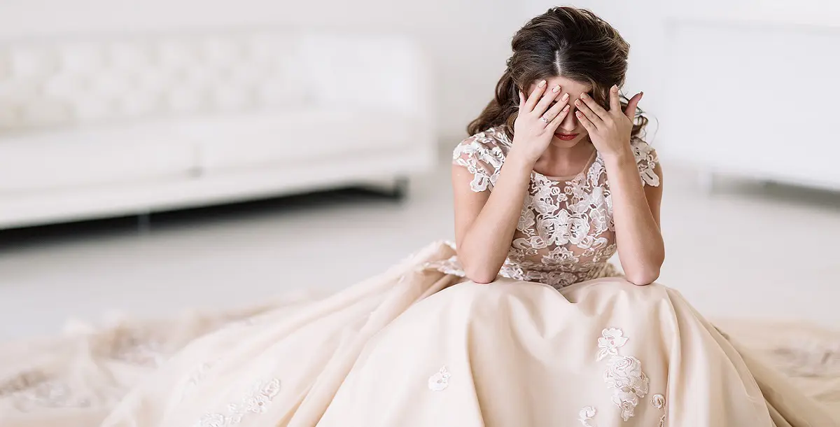 ماذا تفعلين إذا غيرتِ رأيك ورفضتِ ارتداء فستان زفافك بعد شرائه؟