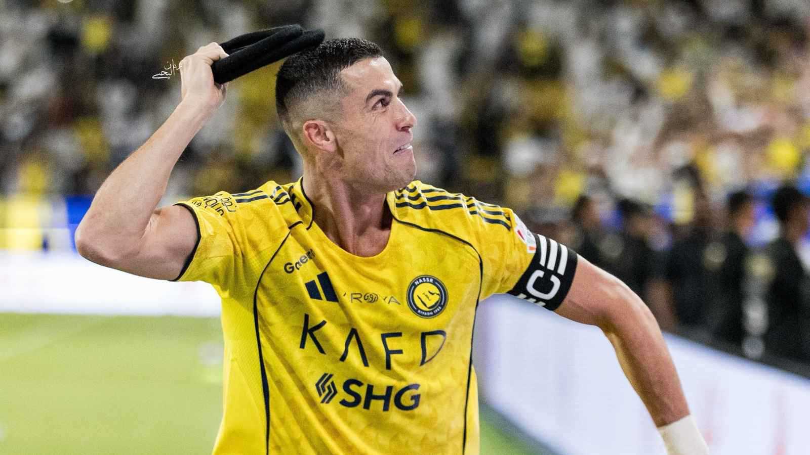 رونالدو يرقص بالعقال ويشعل مدرجات نادي النصر (فيديو)