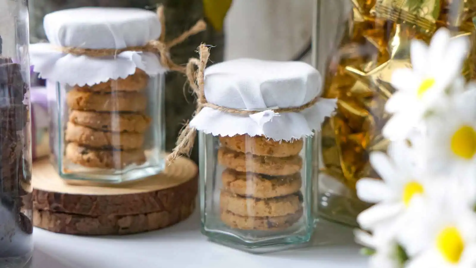 طرق لتقديم العيدية والحلويات بأسلوب مبتكر