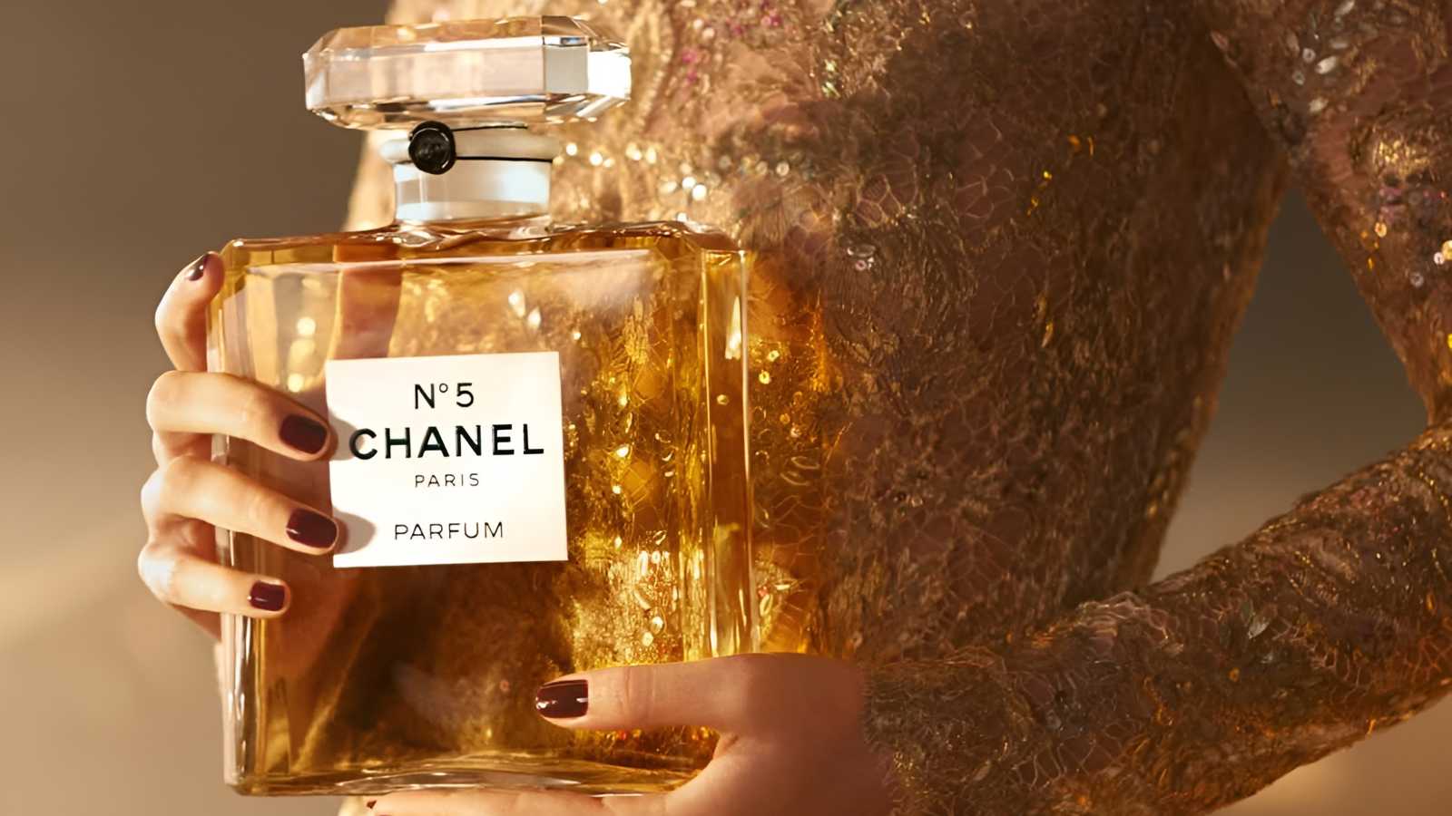 Chanel N°5 قصة العطر الذي كسر القواعد