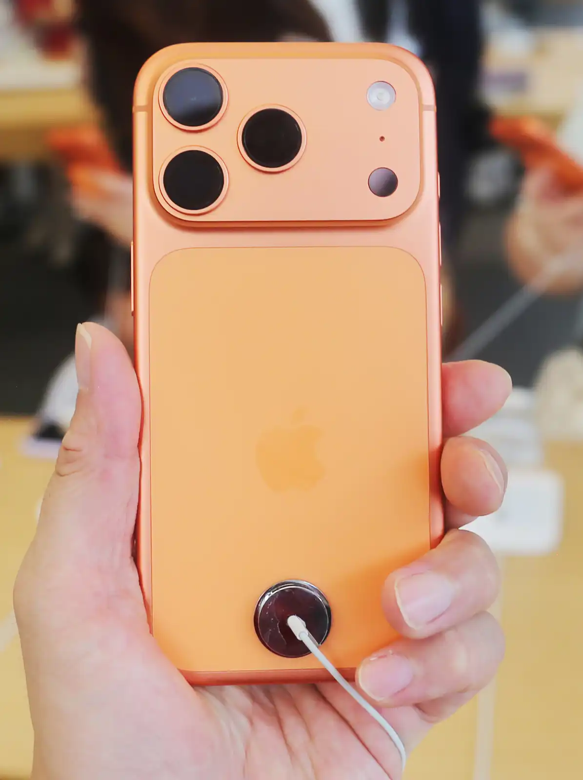 iPhone 17