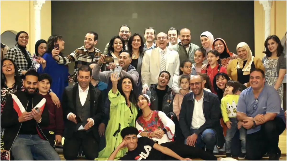 فريق "عيلة اتعمل لها بلوك" يحتفل بعيد ميلاد وفاء صادق