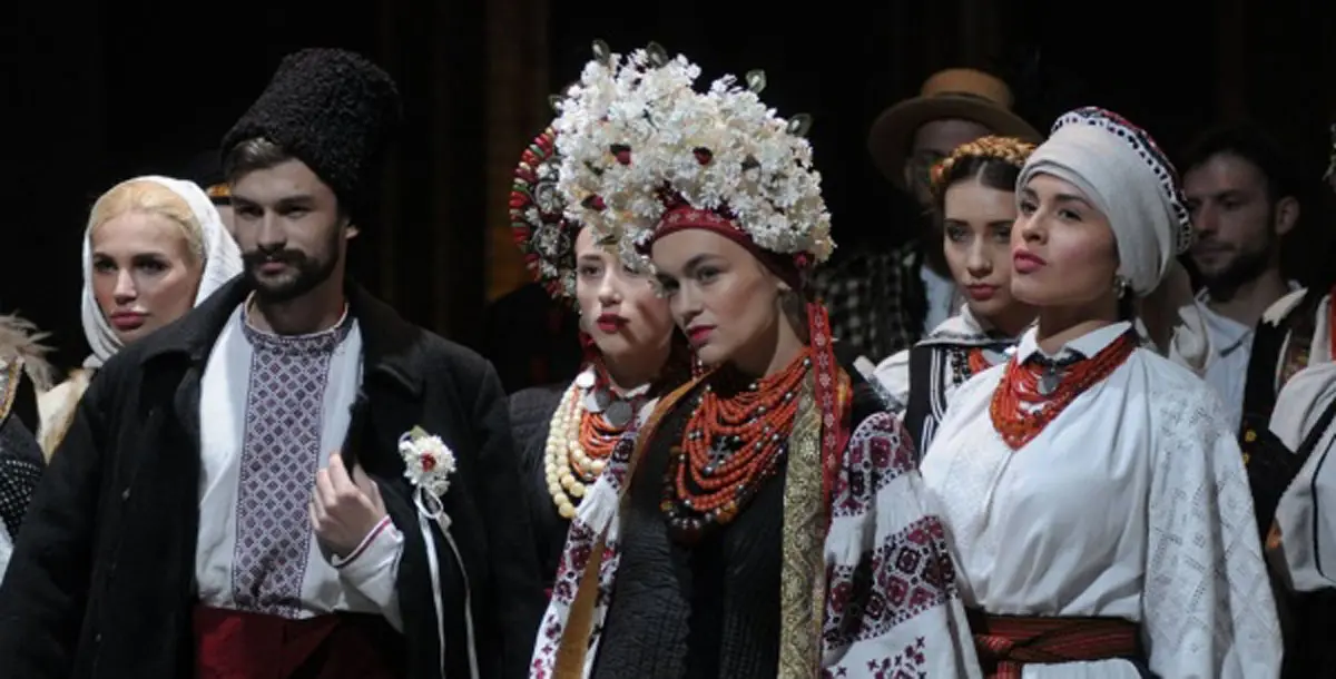 الأزياء الشعبية نجمة أسبوع الموضة في كييف