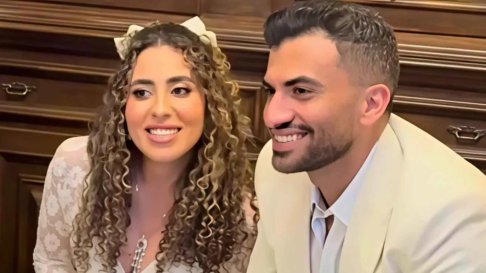 منة عدلي القيعي ويوسف حشيش يدخلان القفص الذهبي