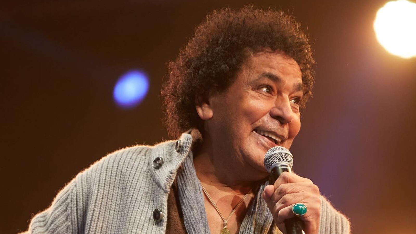هل نُقل محمد منير إلى العناية المركزة مرة أخرى؟