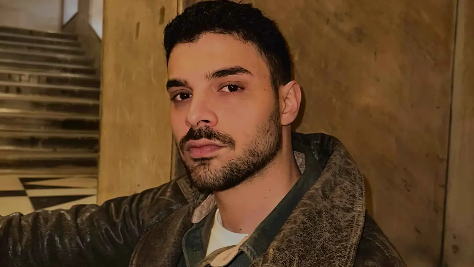 خالد أوزغور ساري 