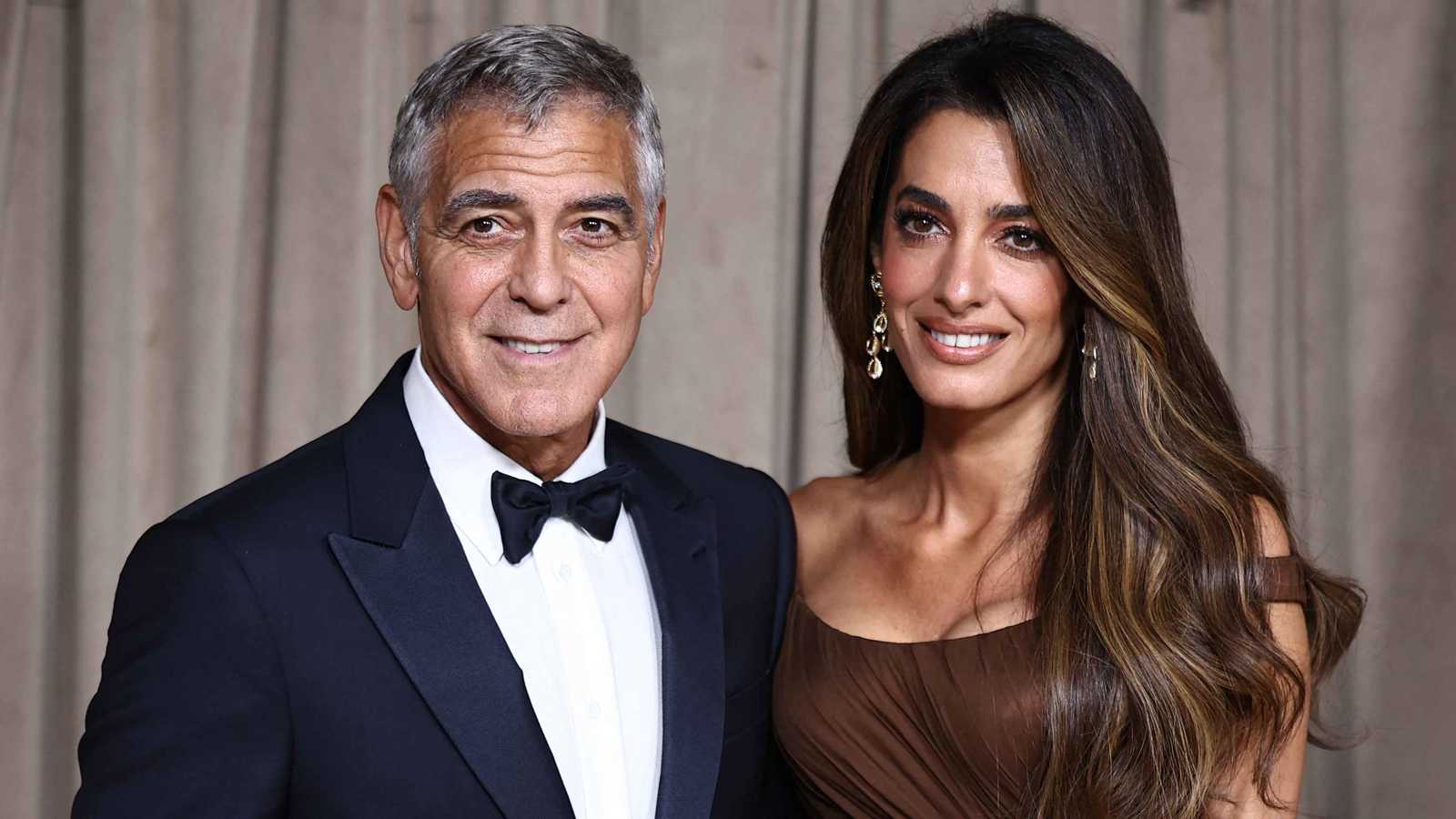 جورج كلوني يمتنع عن التقبيل