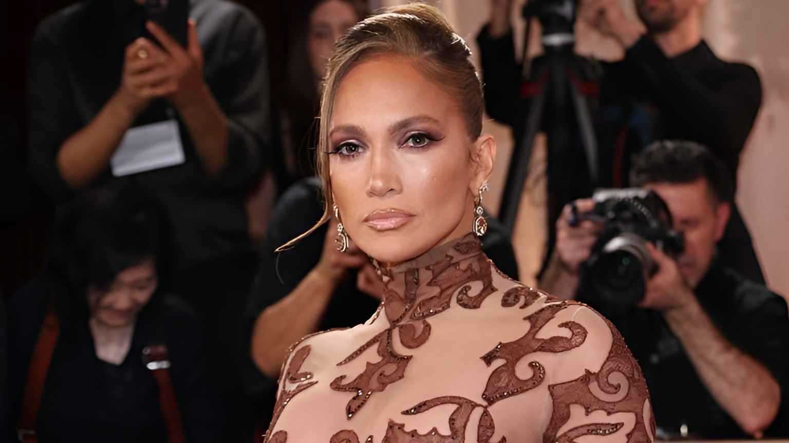 إنجاز فريد للنجمة العالمية جينيفر لوبيز