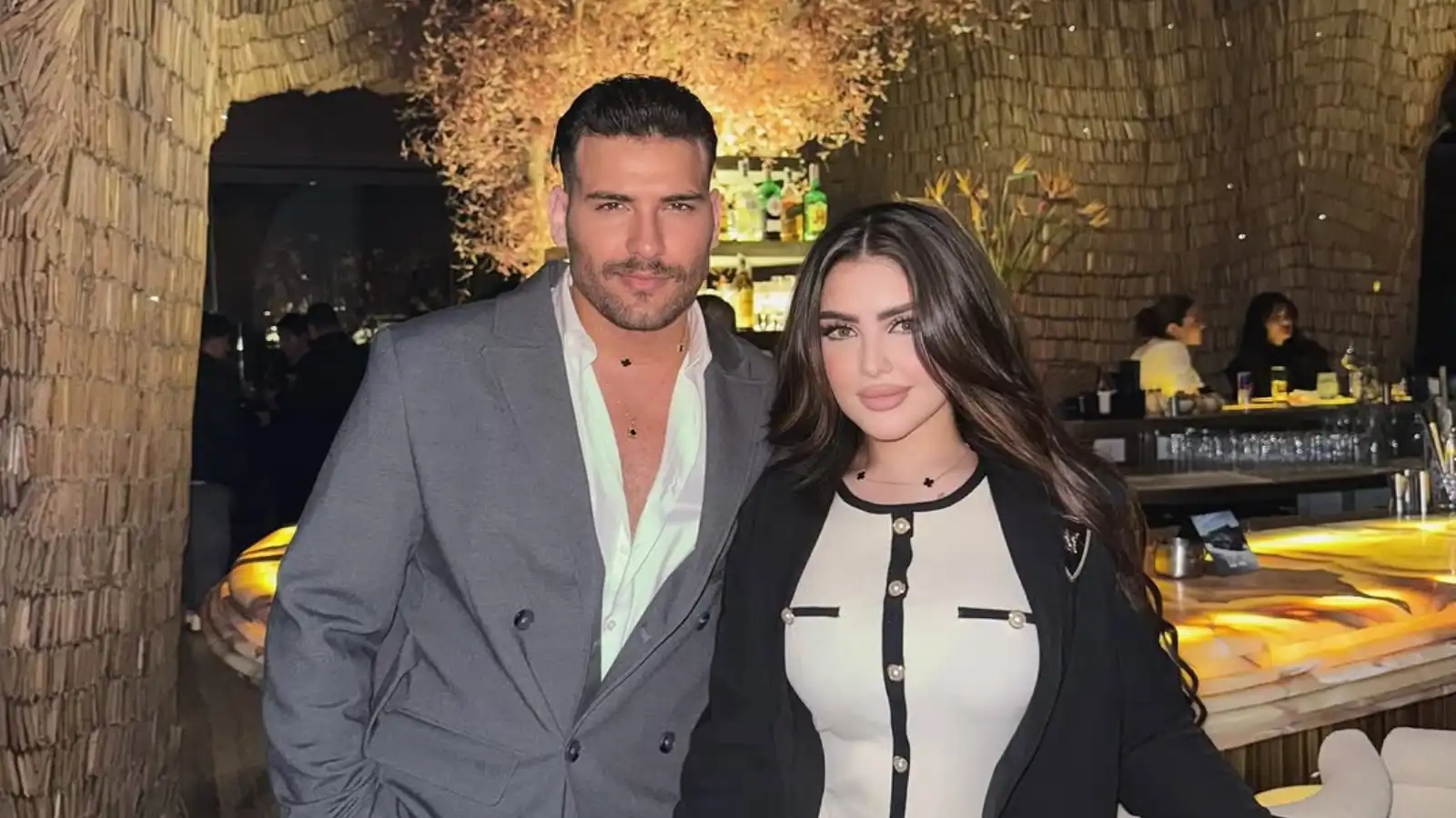 مسلم يحتفل بعيد ميلاده مع زوجته (فيديو)