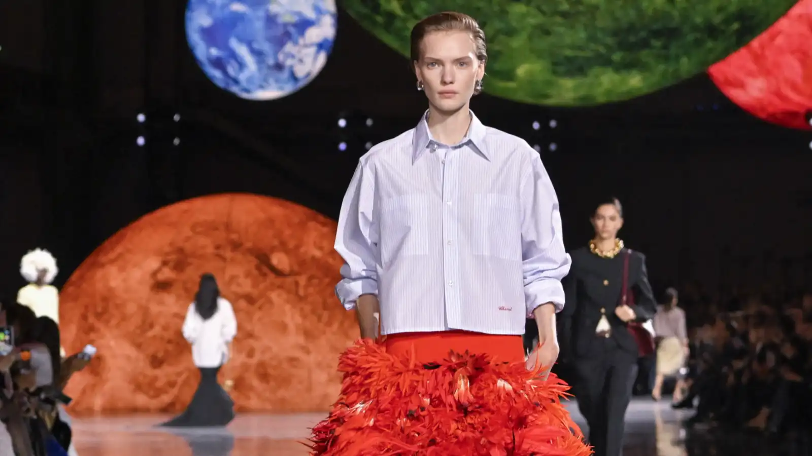 Chanel تستحوذ على Charvet وتكرّس الحرفية الفرنسية