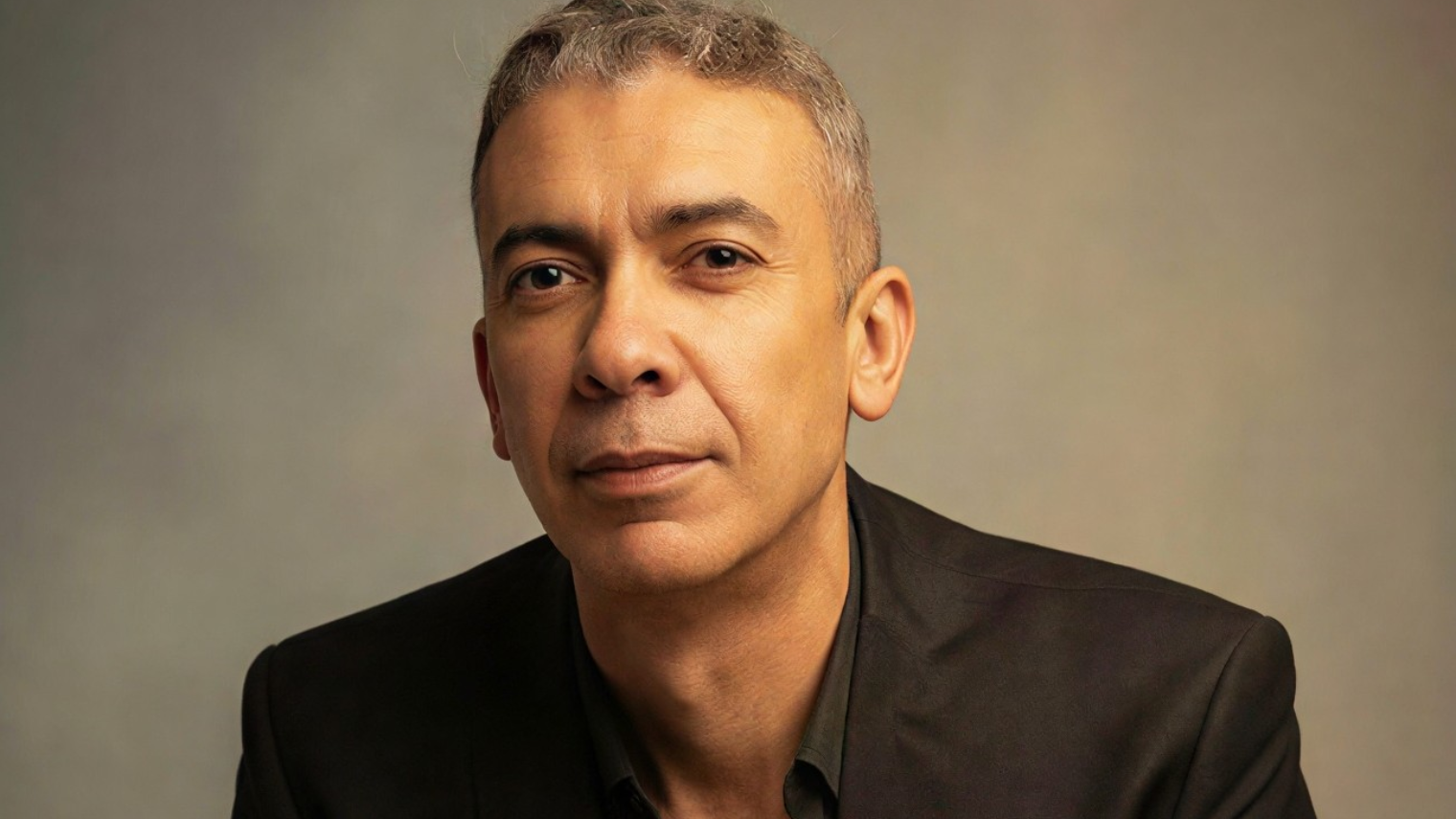 تفاصيل خلاف أسرة العندليب مع ضياء العوضي وكواليس نهاية الأزمة.. للتفاصيل 