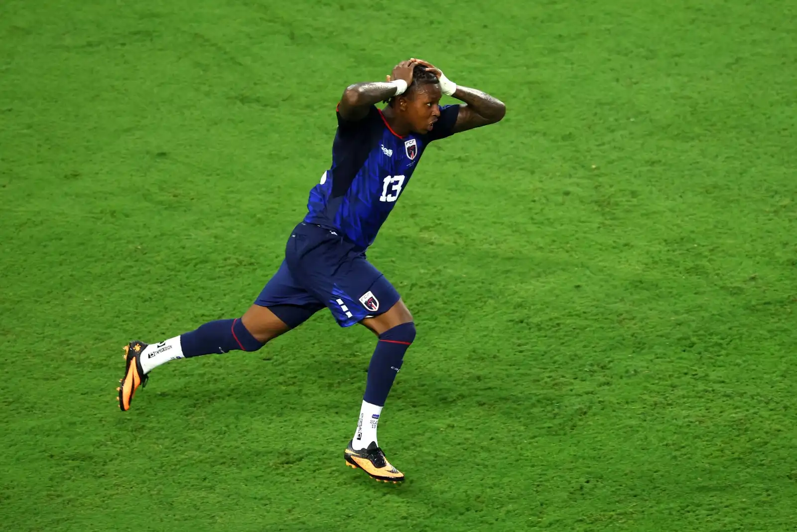 هدف لاعب الرأس الأخضر في مرمى الأرجنتين